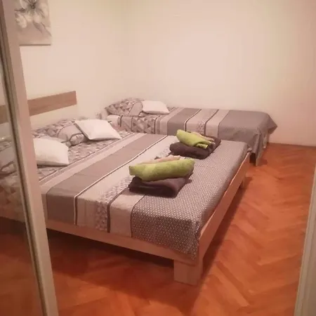 Apartman Nina شقة زادار